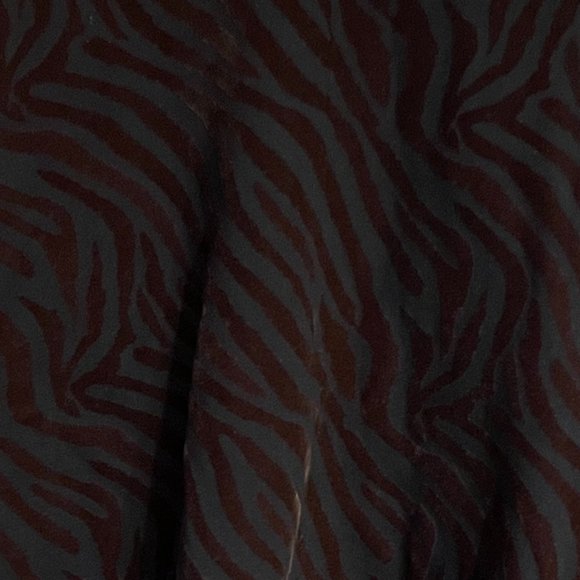 SIMONS Contemporaine Black Brown Velvet Swirl Sweatshirt Top - Picture 3 of 7